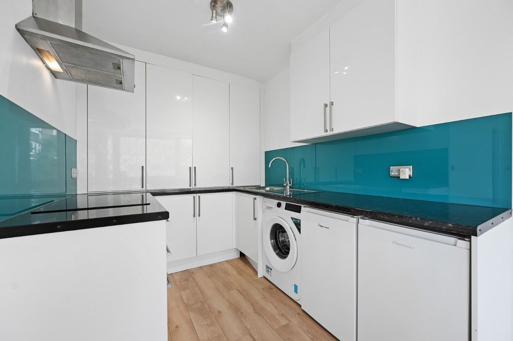 Property photo 3 of 7 Fbl - Kersfield House