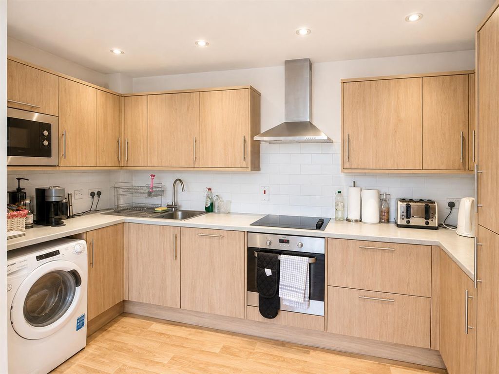 Property photo 3 of 8 Coopers Estate Agents