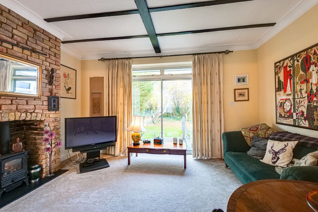 Property photo 2 of 27