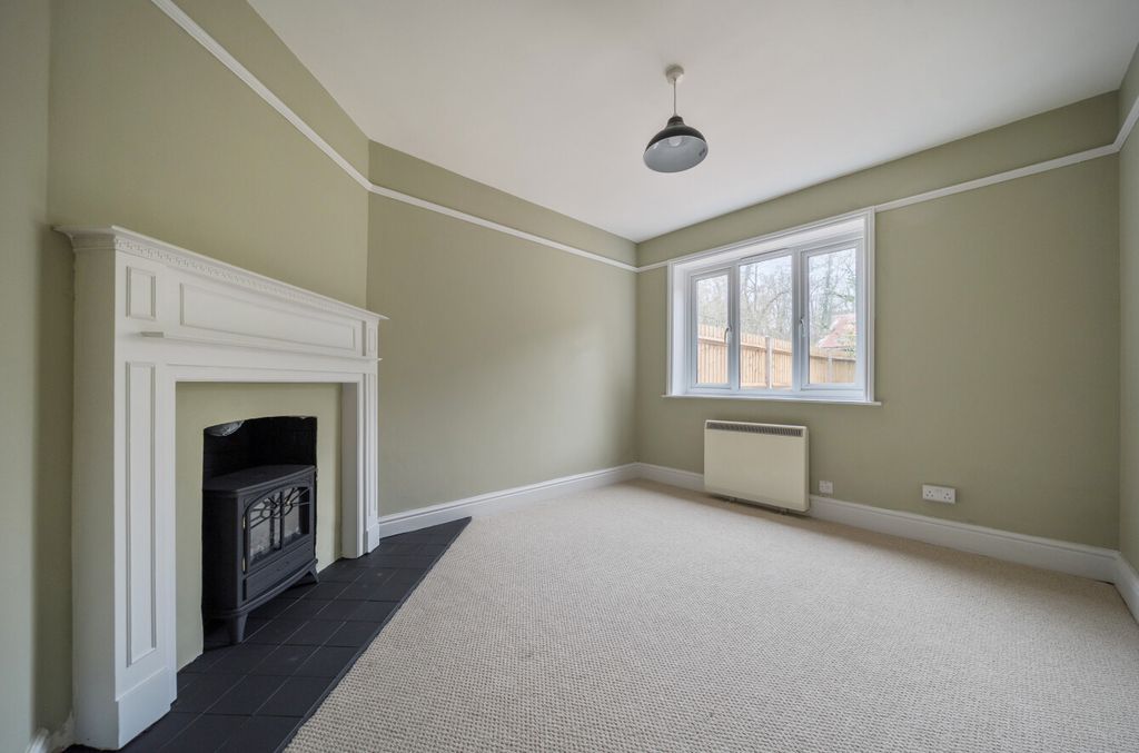 Property photo 3 of 15 1401660-11-696E2A...