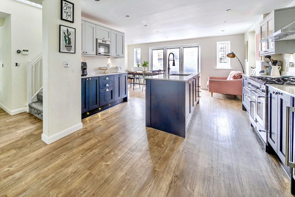 Property photo 3 of 17 Open-Plan Kitchen Dining Room