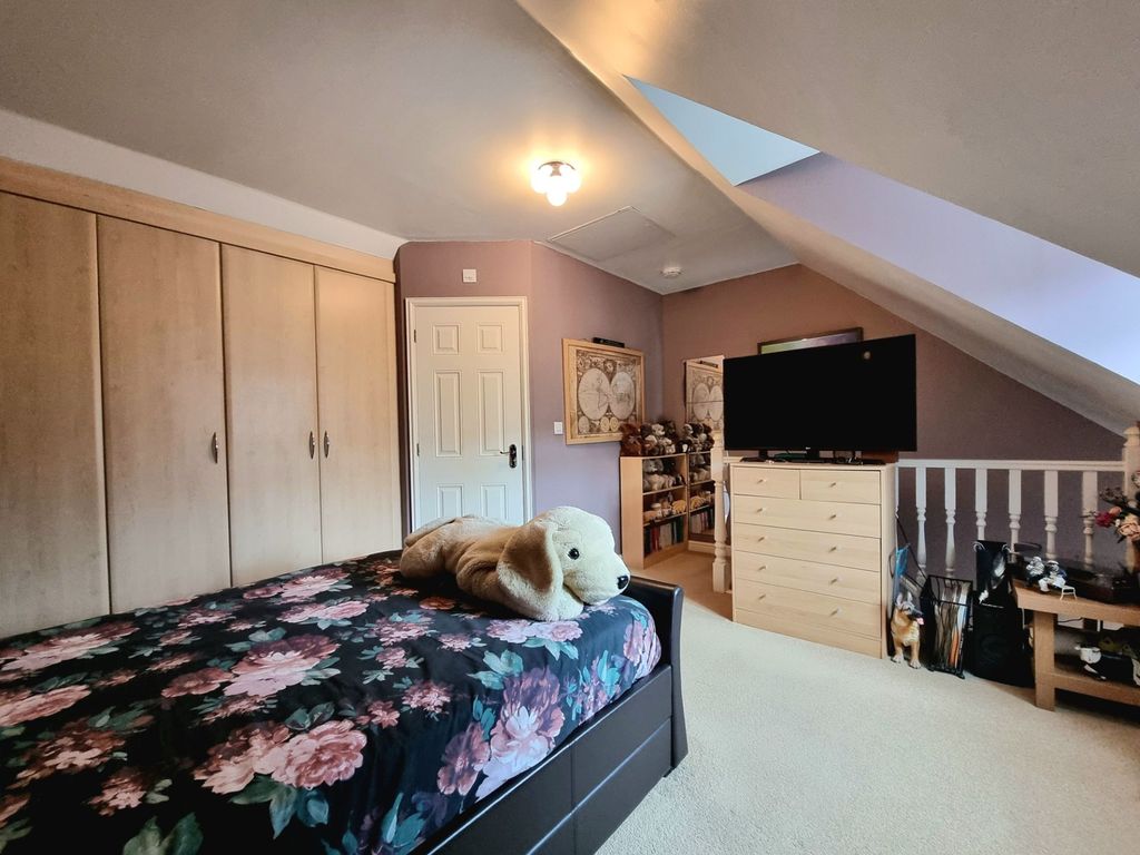 Property photo 3 of 38