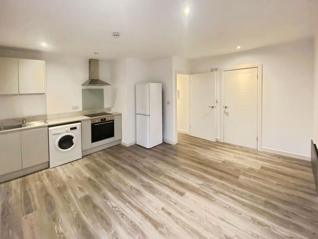 Property photo 1 of 7 08E90964-Whatsapp 20Image 202025-11-21 20At 2015.5