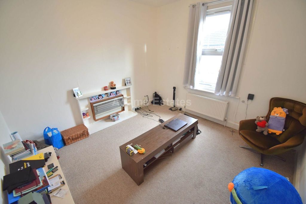 Property photo 2 of 5