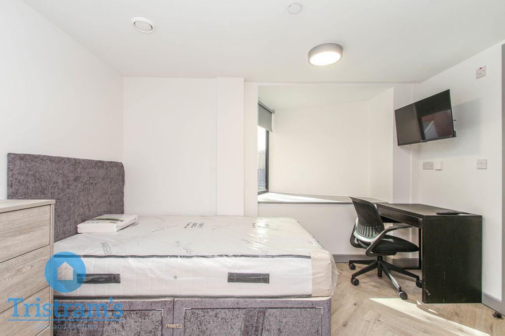 Property photo 3 of 17 Img_2071