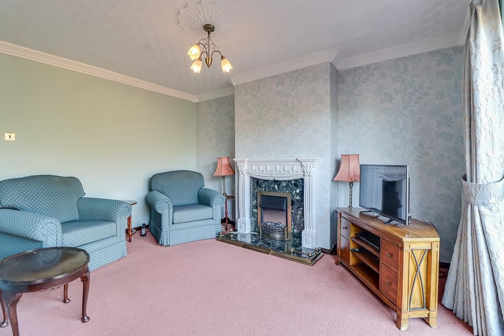 Property photo 3 of 23 Lounge