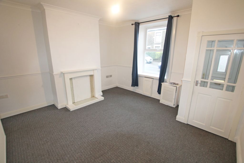 Property photo 3 of 8 3