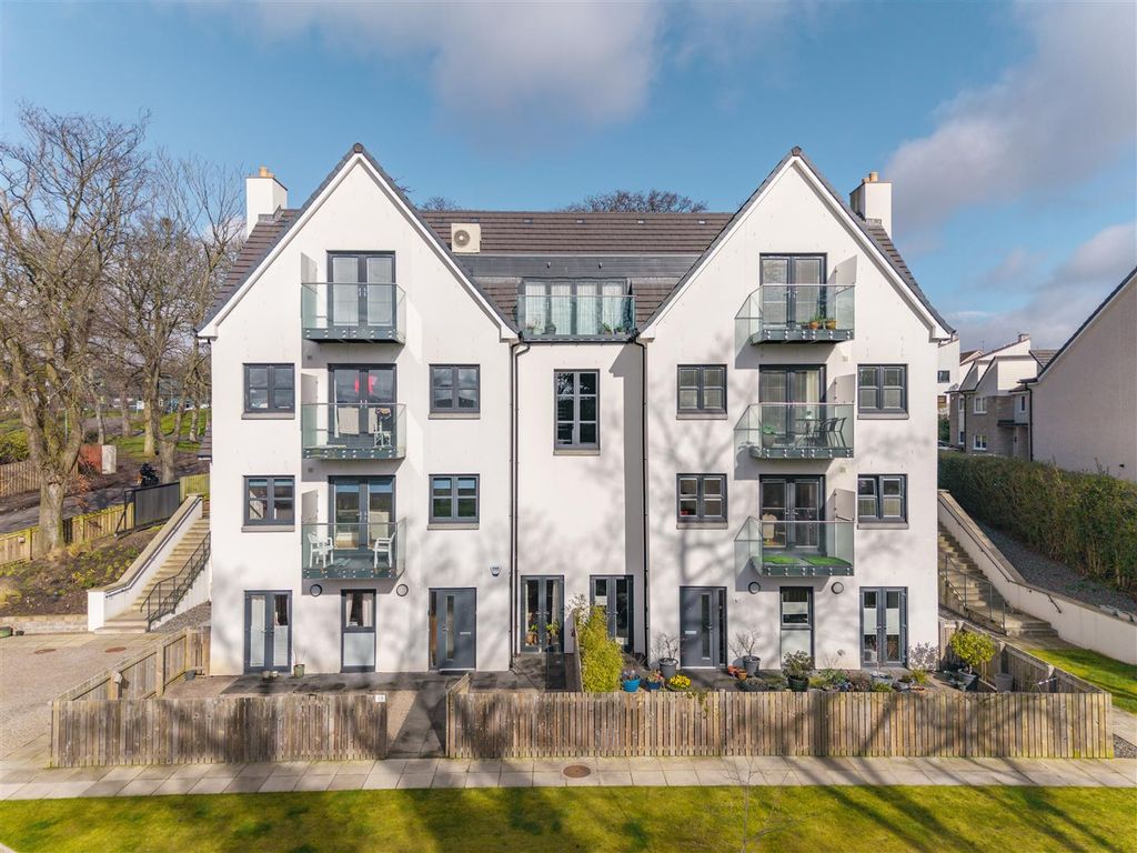 Property photo 1 of 17 1D Gardyne Road Bf-3.Jpg