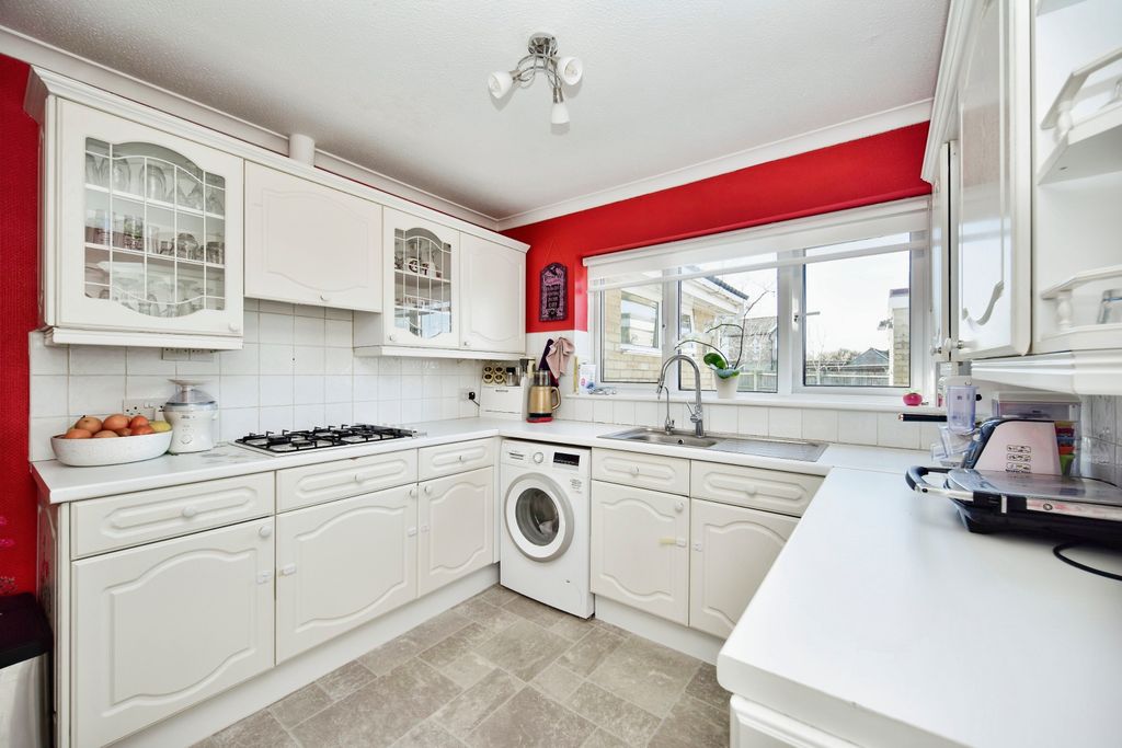 Property photo 3 of 20 Kitchen