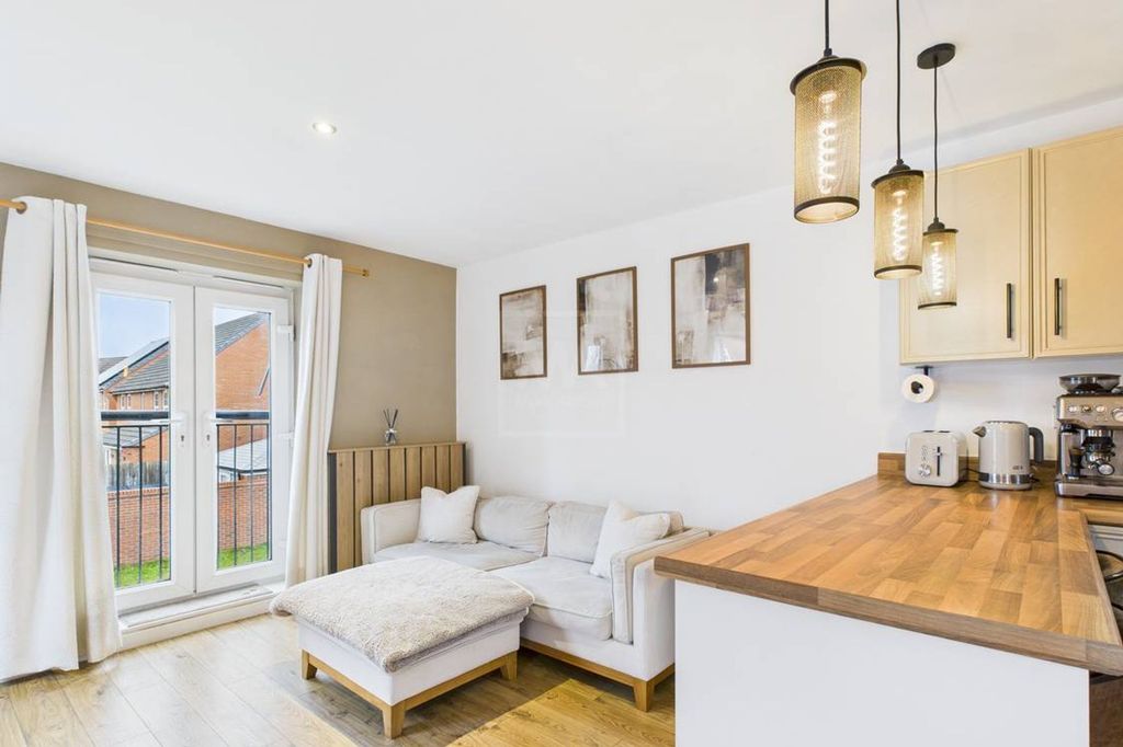 Property photo 2 of 10 Lounge