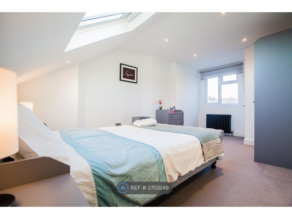 Property photo 3 of 35