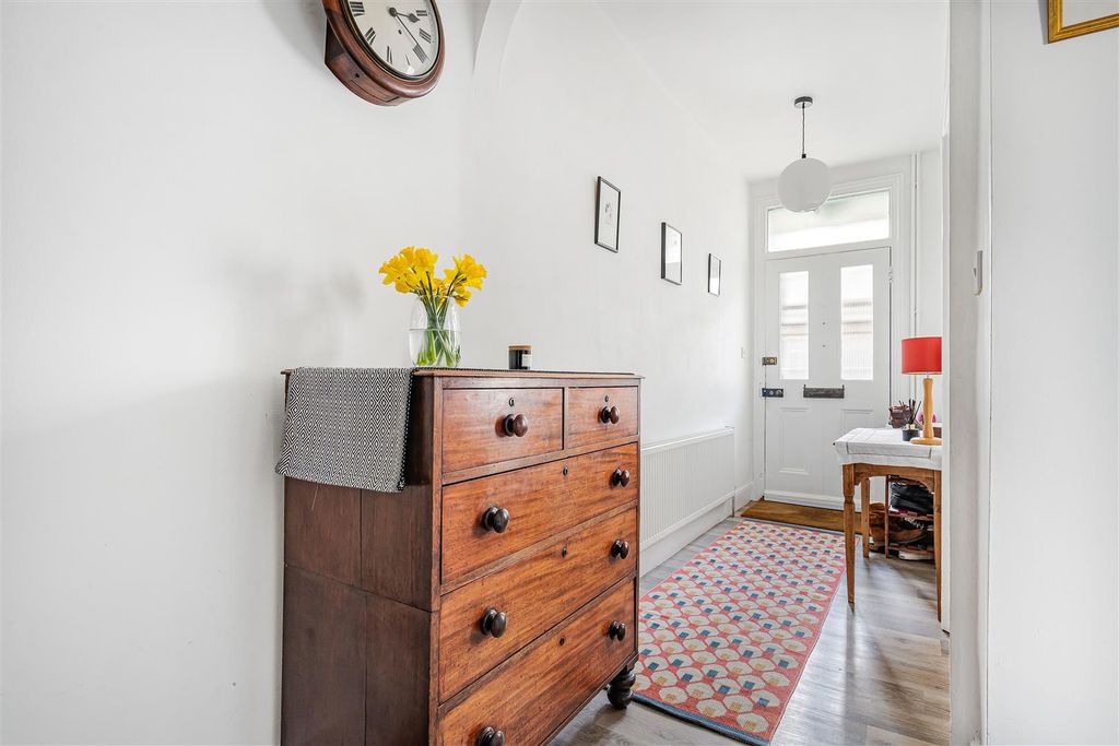 Property photo 2 of 23 17_75709.Jpg