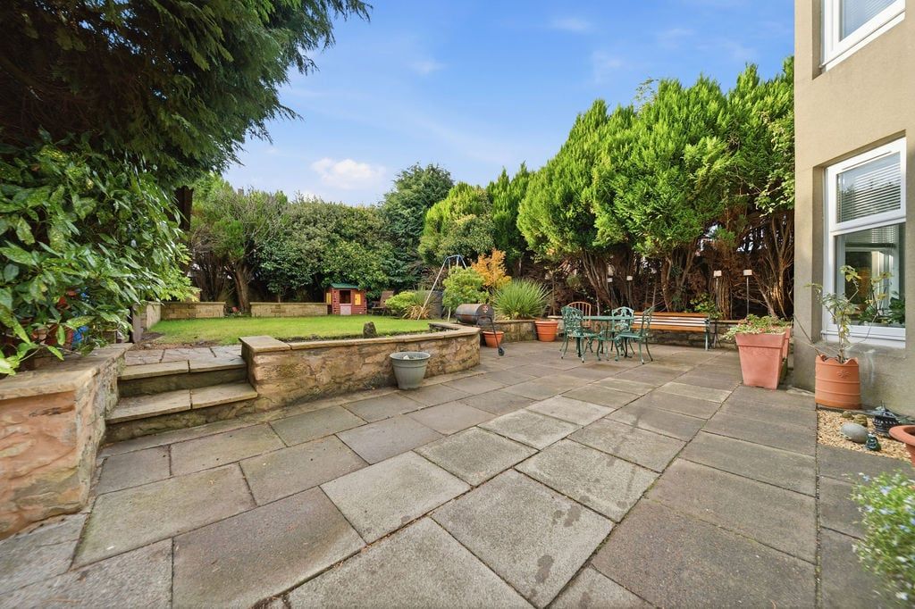 Property photo 2 of 48