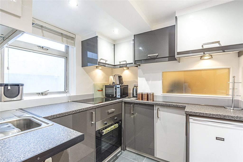 Property photo 3 of 9 Picture No. 11