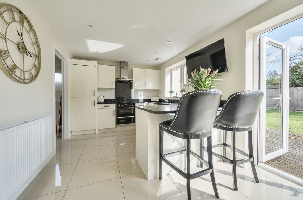 Property photo 2 of 24 1349337-18-68cd5c...