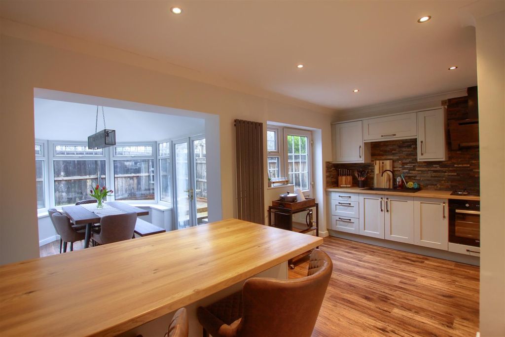 Property photo 3 of 11 Rc3.Jpg