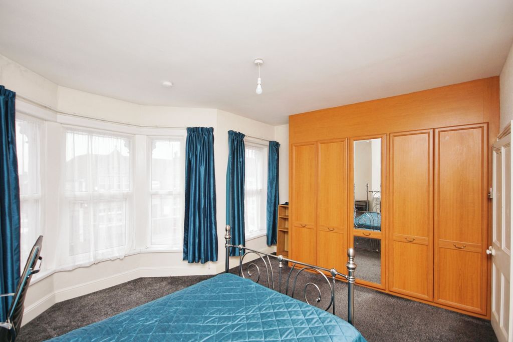 Property photo 3 of 17 Photography