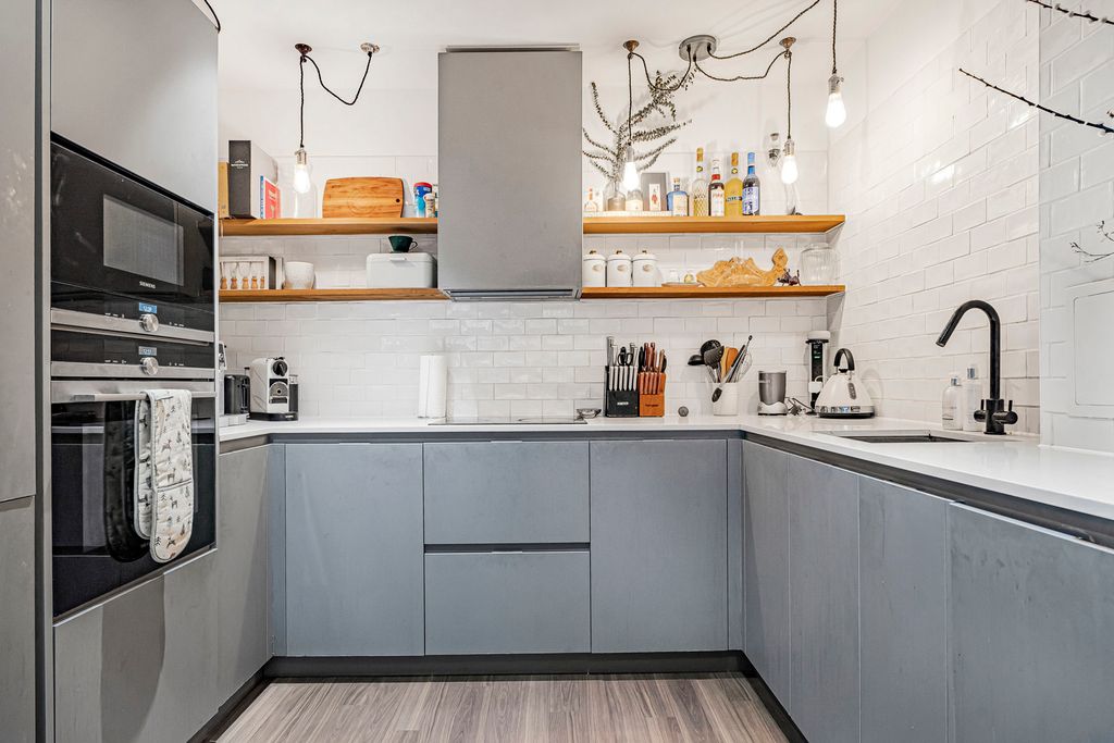 Property photo 2 of 32 Kitchen