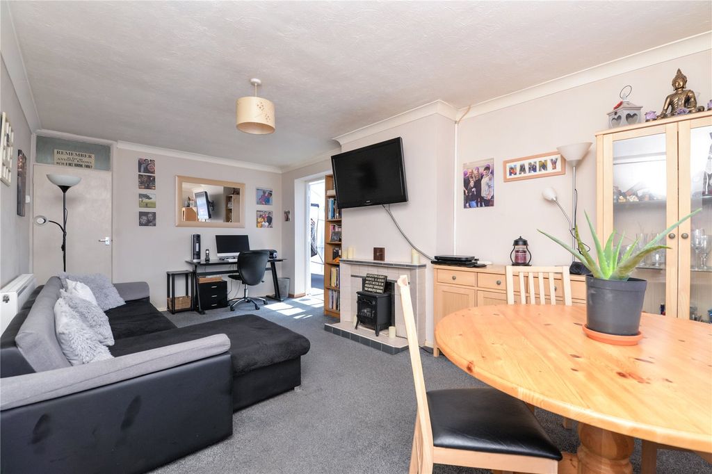 Property photo 3 of 15 Picture No. 02