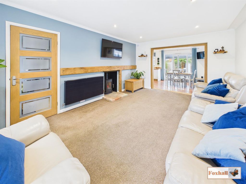 Property photo 2 of 29 Lounge