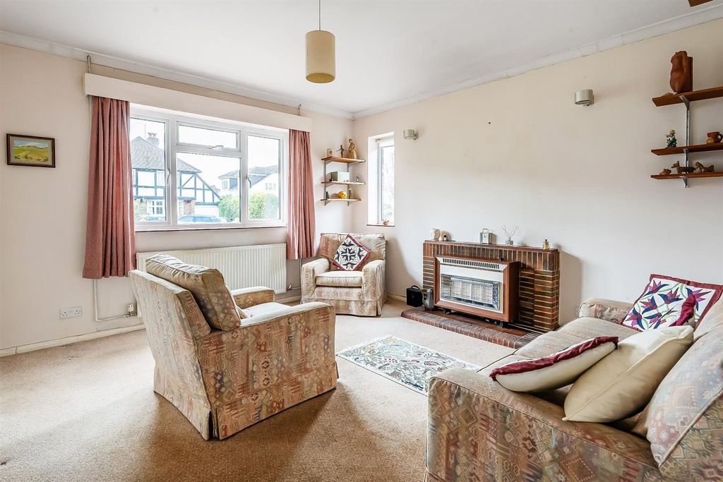 Property photo 3 of 8 .Dawnay-Road-7.Jpg