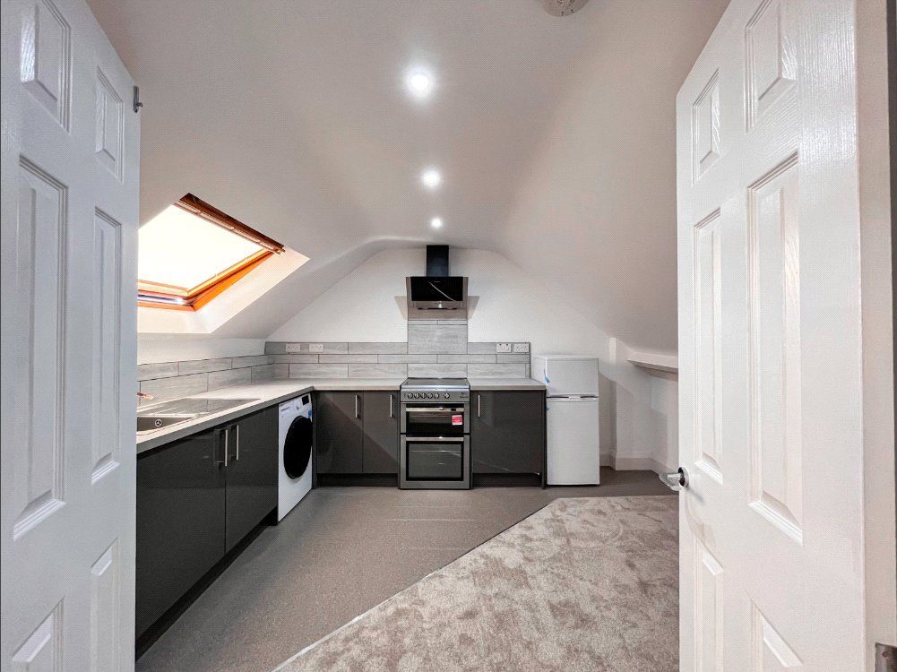 Property photo 1 of 8 Kitchen