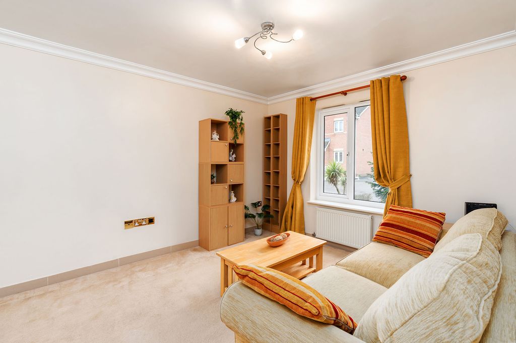 Property photo 2 of 38