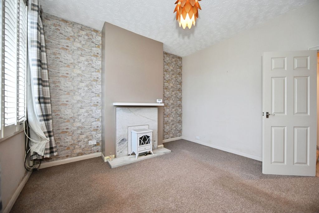 Property photo 3 of 18 Pbox-Img.Jpg