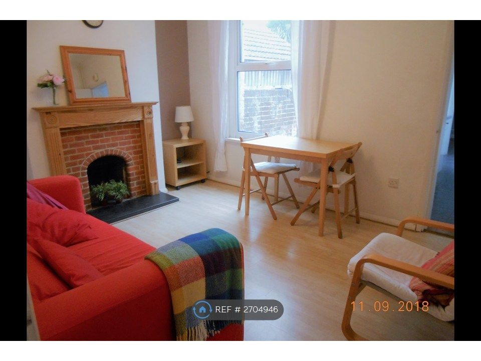 Property photo 1 of 21 Lounge