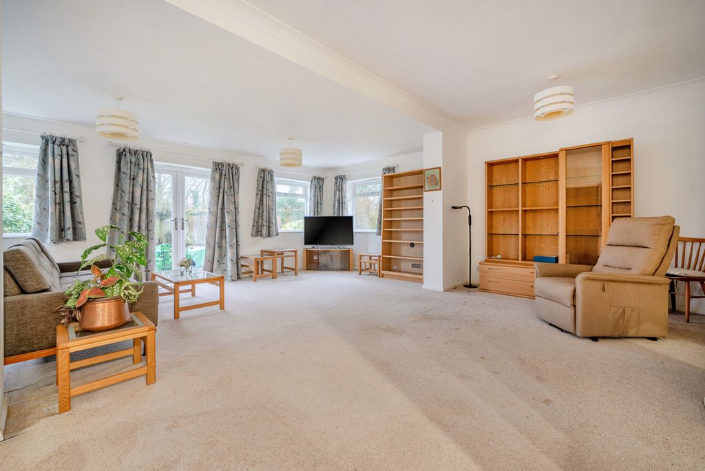 Property photo 2 of 21 1408596-7-6984d2E...