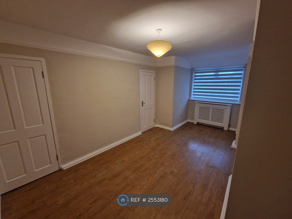 Property photo 1 of 9 Living Room