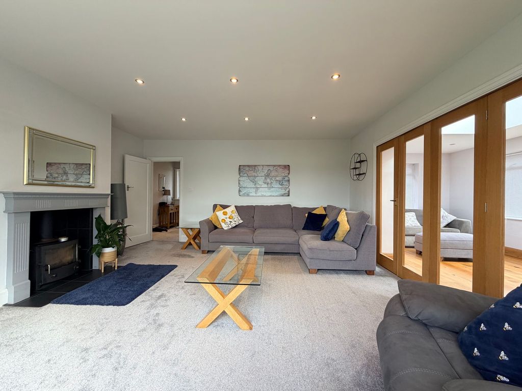 Property photo 3 of 26