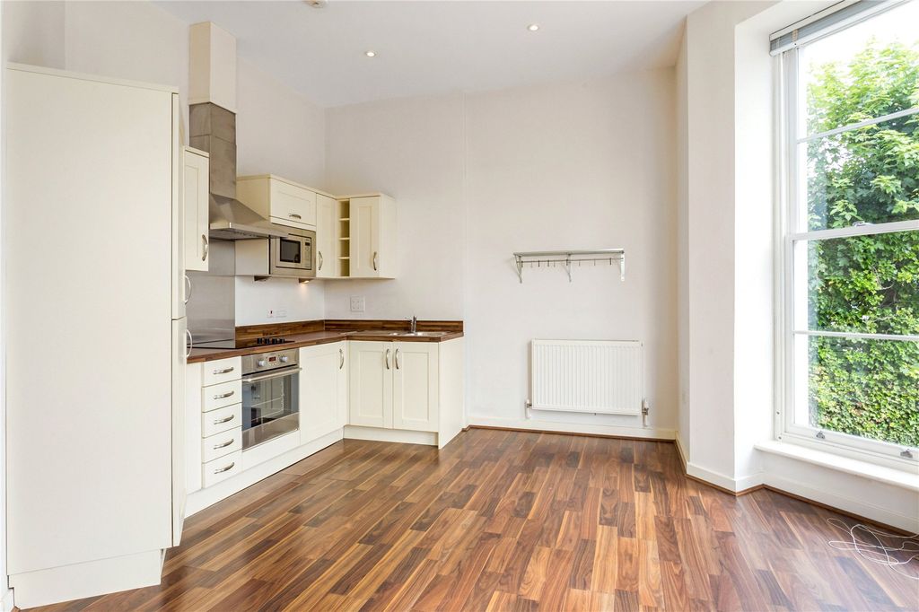 Property photo 2 of 12 Picture No. 09
