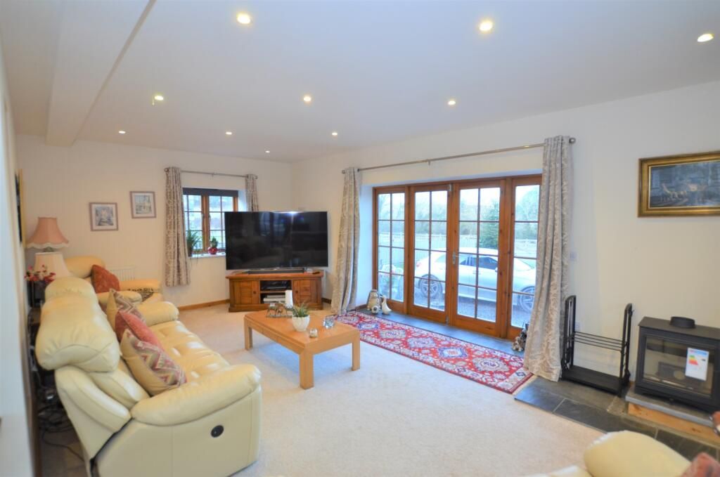 Property photo 2 of 23