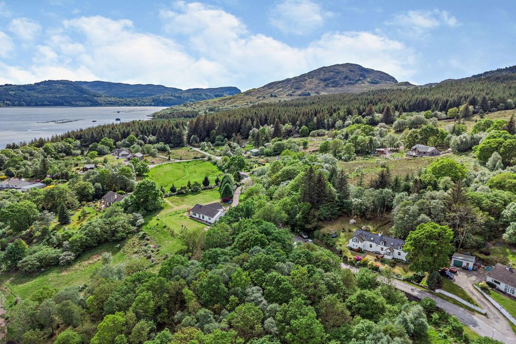 Property photo 3 of 24 Hazelbrae