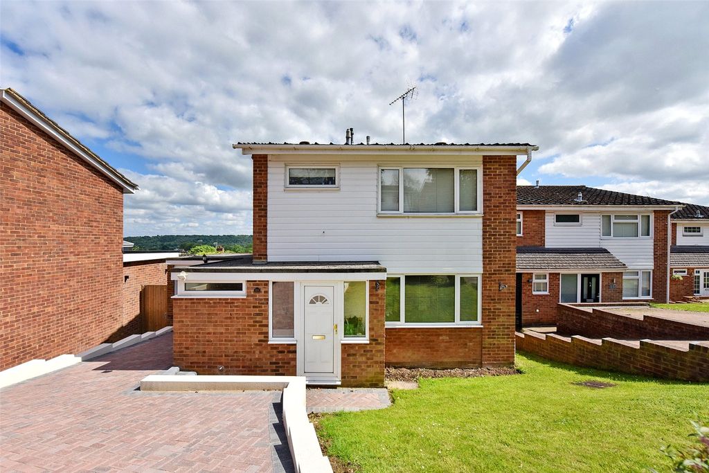 Property photo 1 of 11 Frontage