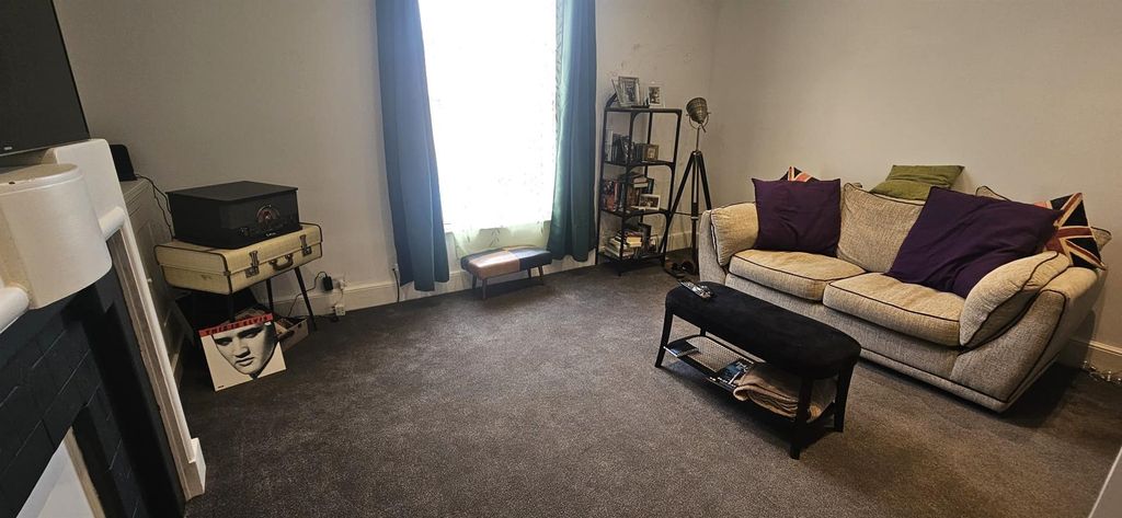 Property photo 2 of 7 7A9Bd5c2-2928-43Fe-898E-Daf430F9F241.Jpg