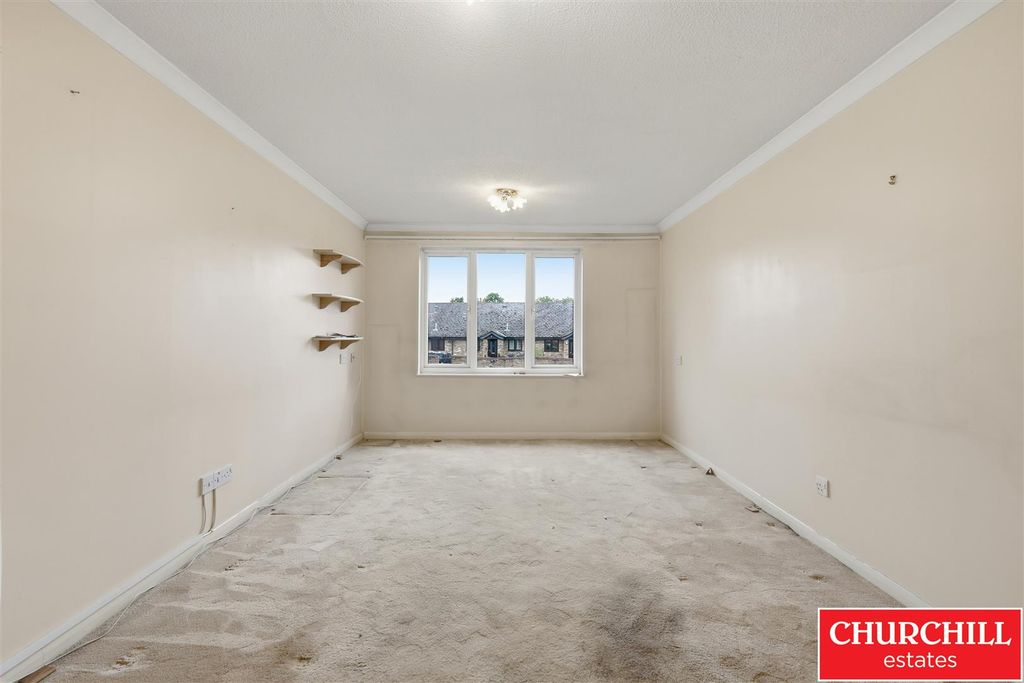 Property photo 3 of 19