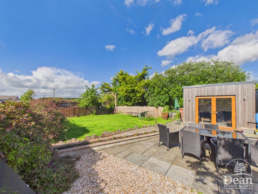 Property photo 2 of 30