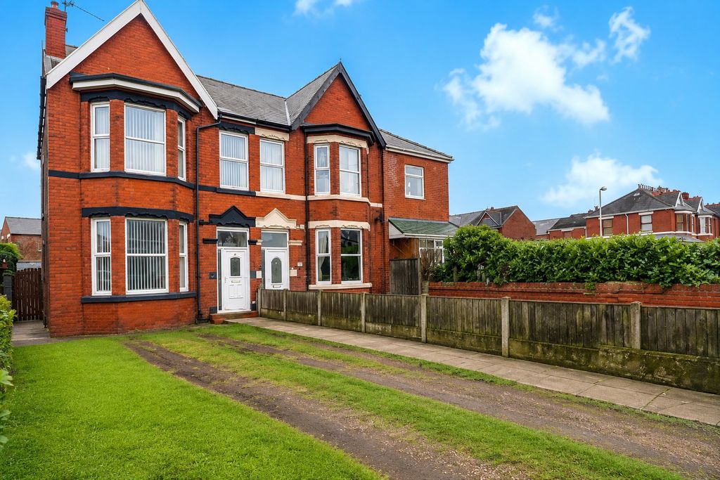 Property photo 2 of 18 4330511