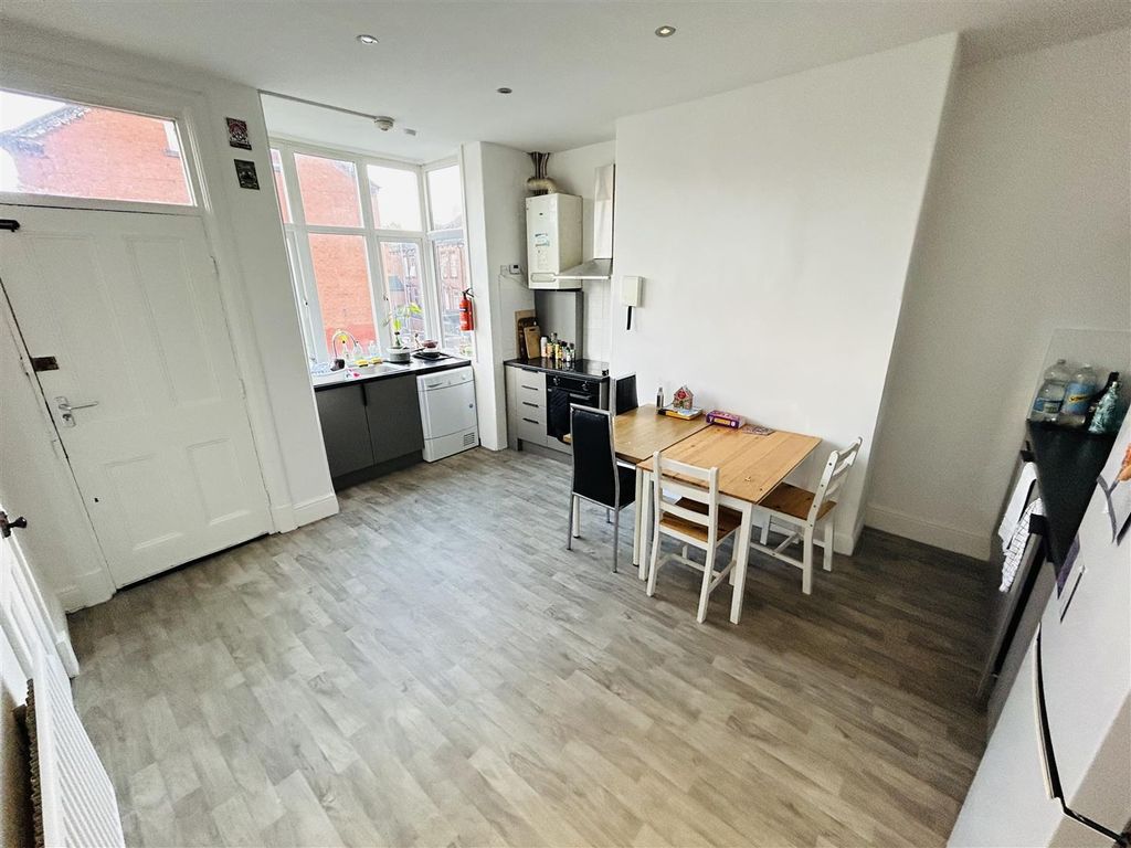 Property photo 3 of 12 Image00040.Jpeg