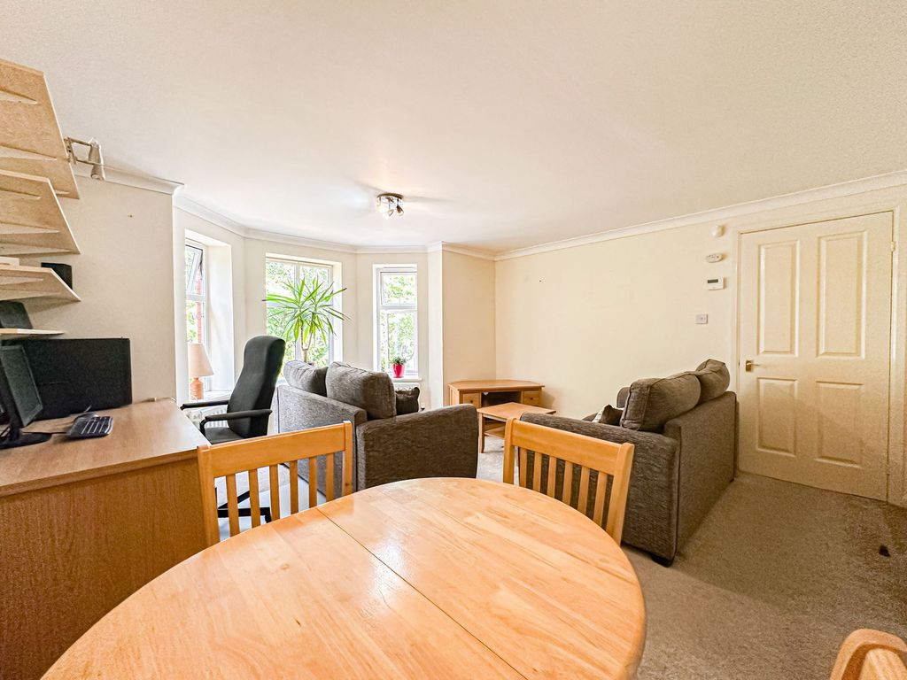 Property photo 3 of 12