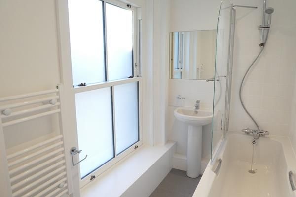 Property photo 3 of 10 Bathroom.Jpg