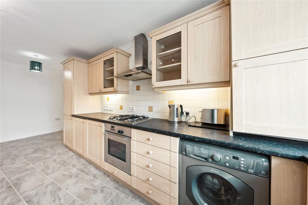 Property photo 1 of 15 Picture No. 11