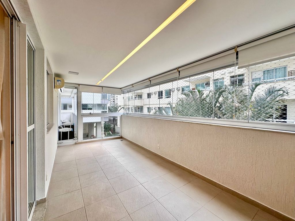 Property photo 1 of 28 Renovated Apartment For Sale In Botafogo