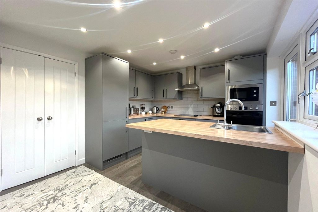 Property photo 3 of 11 Picture No. 08