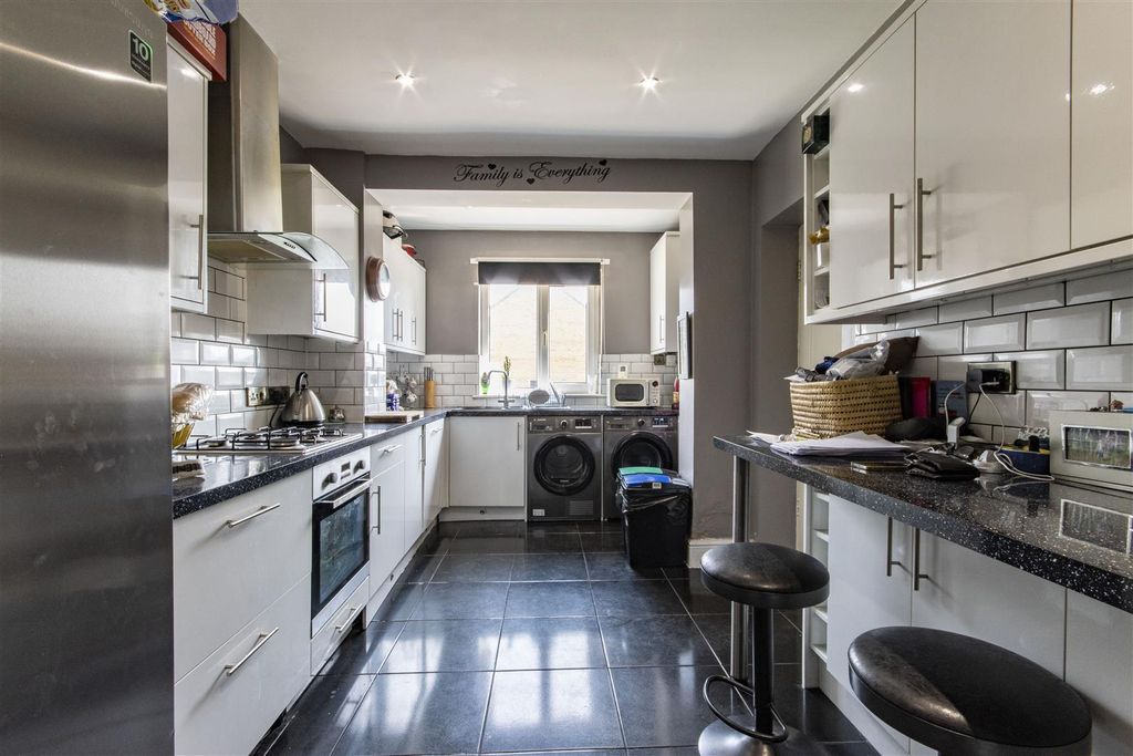 Property photo 3 of 13 Breakfast Kitchen
