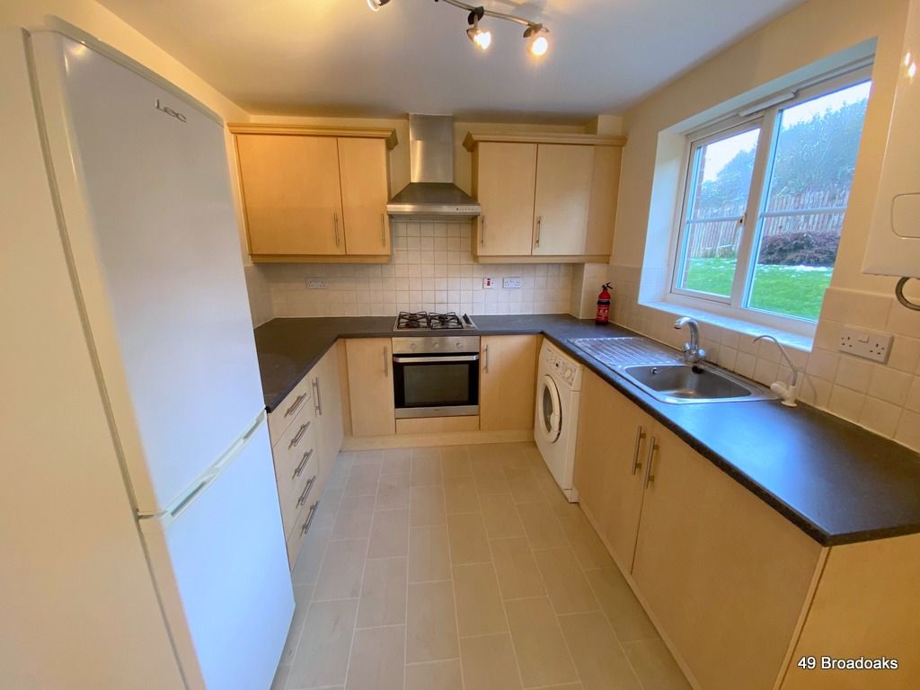 Property photo 3 of 9 Kitchen