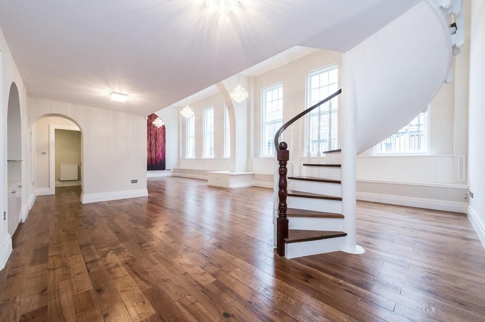 Property photo 1 of 7 Living Room