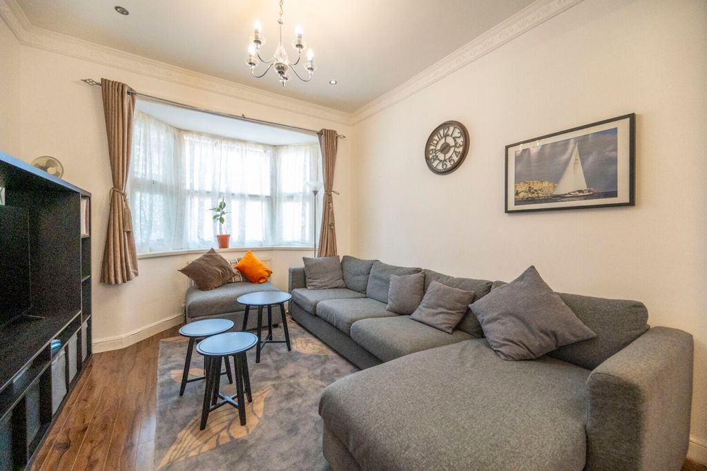 Property photo 2 of 14